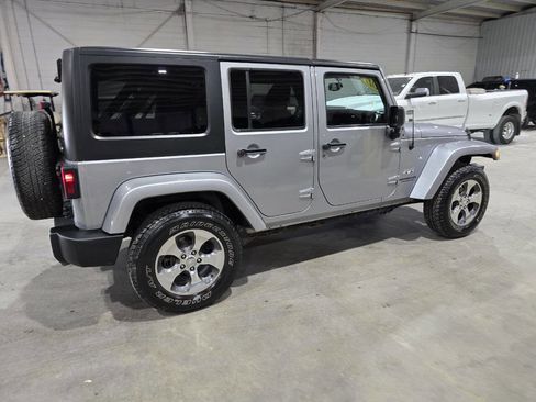 Used 2017 Jeep Wrangler Unlimited Sahara w/ Connectivity Group image 12