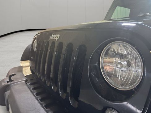 Used 2015 Jeep Wrangler Sport w/ Quick Order Package 23S AWD/4WD image 29