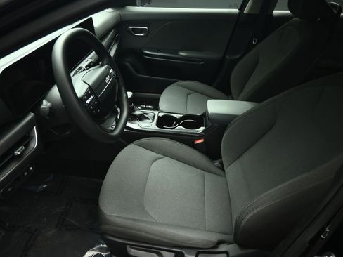 Certified 2025 Kia K4 LXS FWD image 51