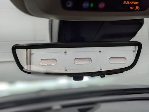 Used 2023 Buick Envision Avenir image 12