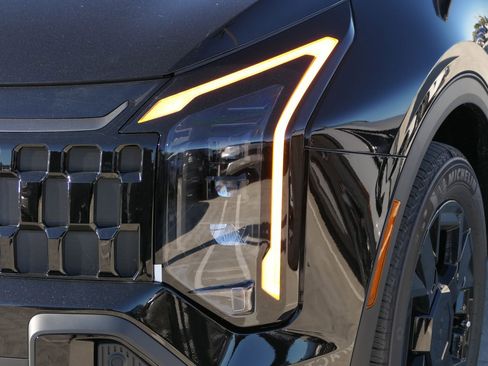 New 2026 Kia Sportage X-Line image 8