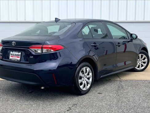 Used 2025 Toyota Corolla LE FWD image 17