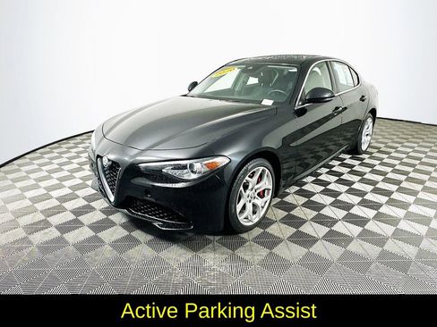 Used 2020 Alfa Romeo Giulia Ti w/ Active Blind Spot Package image 5