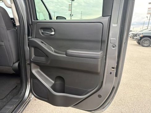 Used 2025 Nissan Frontier SV AWD/4WD image 30