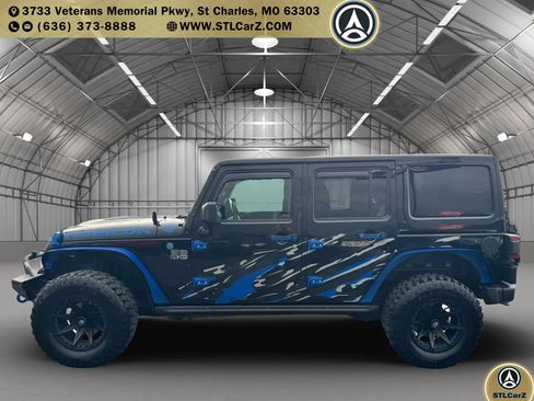 Used 2016 Jeep Wrangler Unlimited Rubicon AWD/4WD image 6