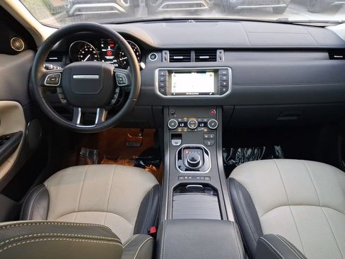 Used 2019 Land Rover Range Rover Evoque SE AWD/4WD image 9