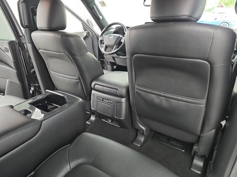 Certified 2023 Nissan Armada SL w/ Midnight Edition Package AWD/4WD image 11