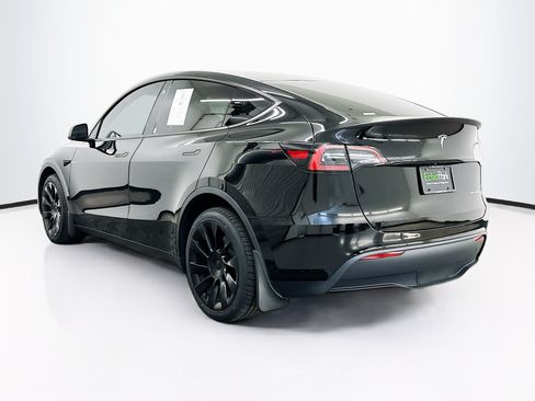 Used 2023 Tesla Model Y Long Range AWD/4WD image 5