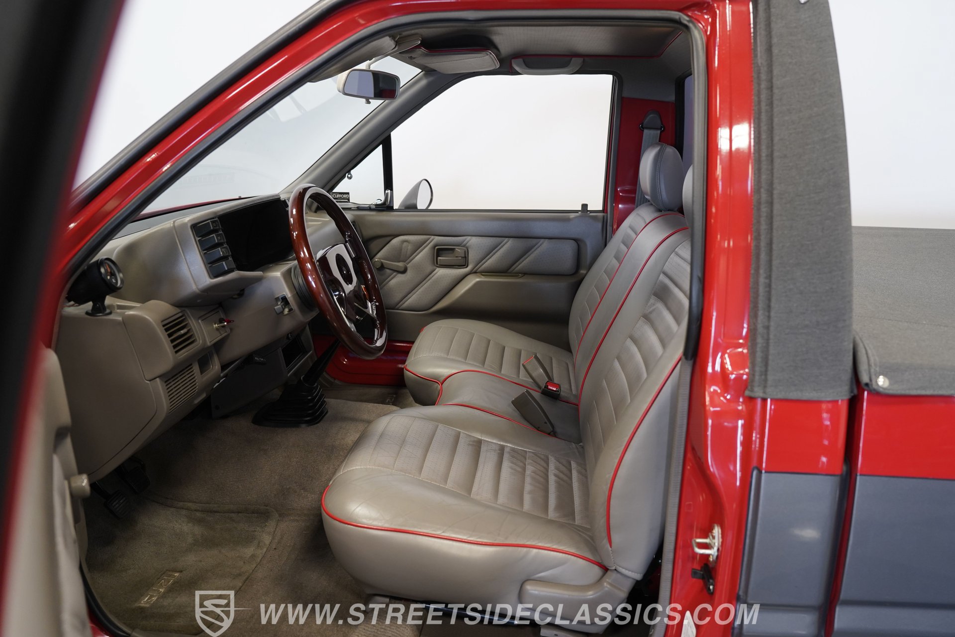 Used 1989 Isuzu Pickup S RWD image 3