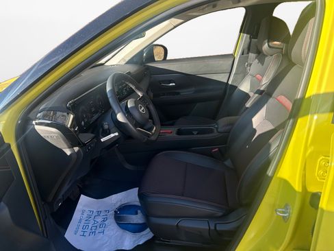 Used 2025 Nissan Kicks SR w/ SR Premium Package image 11