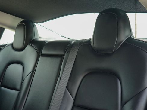 Used 2023 Tesla Model 3 Standard Range RWD image 23