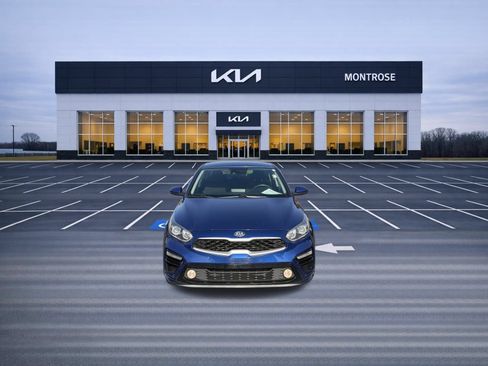 Used 2019 Kia Forte LXS FWD image 2