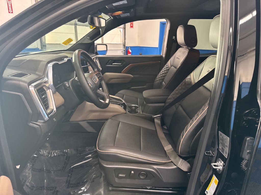 Used 2026 GMC Canyon Denali w/ LPO, Denali Black Edition AWD/4WD image 10