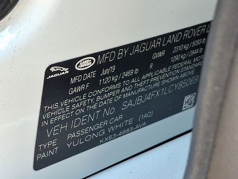 Used 2020 Jaguar XF Premium image 27