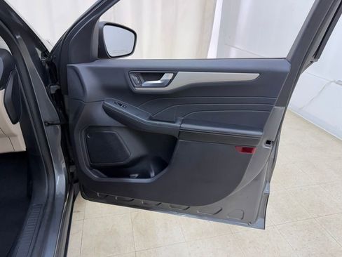 Used 2022 Ford Escape SEL FWD image 9