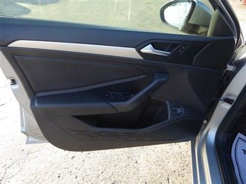 Used 2021 Volkswagen Jetta S w/ Driver Assistance Package image 9