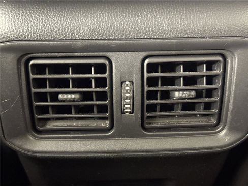 Used 2021 Toyota RAV4 XLE image 32