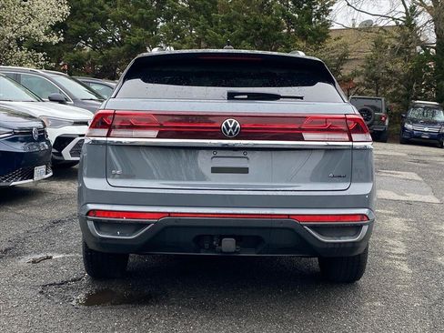 Certified 2024 Volkswagen Atlas Cross Sport SE image 4