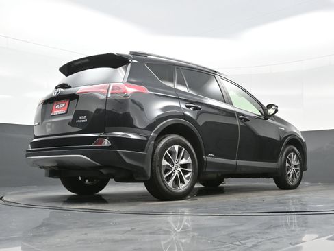Used 2017 Toyota RAV4 XLE w/ All Weather Liner Package AWD/4WD image 32