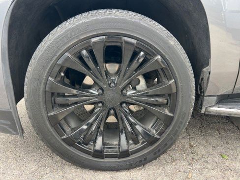 Used 2018 Cadillac Escalade Luxury AWD/4WD image 21