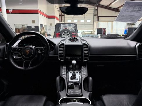 Used 2016 Porsche Cayenne Diesel AWD/4WD image 20