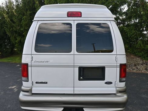 Used 2006 Ford E-150 and Econoline 150 RWD image 12