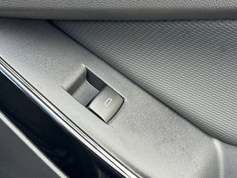 Used 2026 Chevrolet Equinox LT w/ Safety and Technology Package image 22