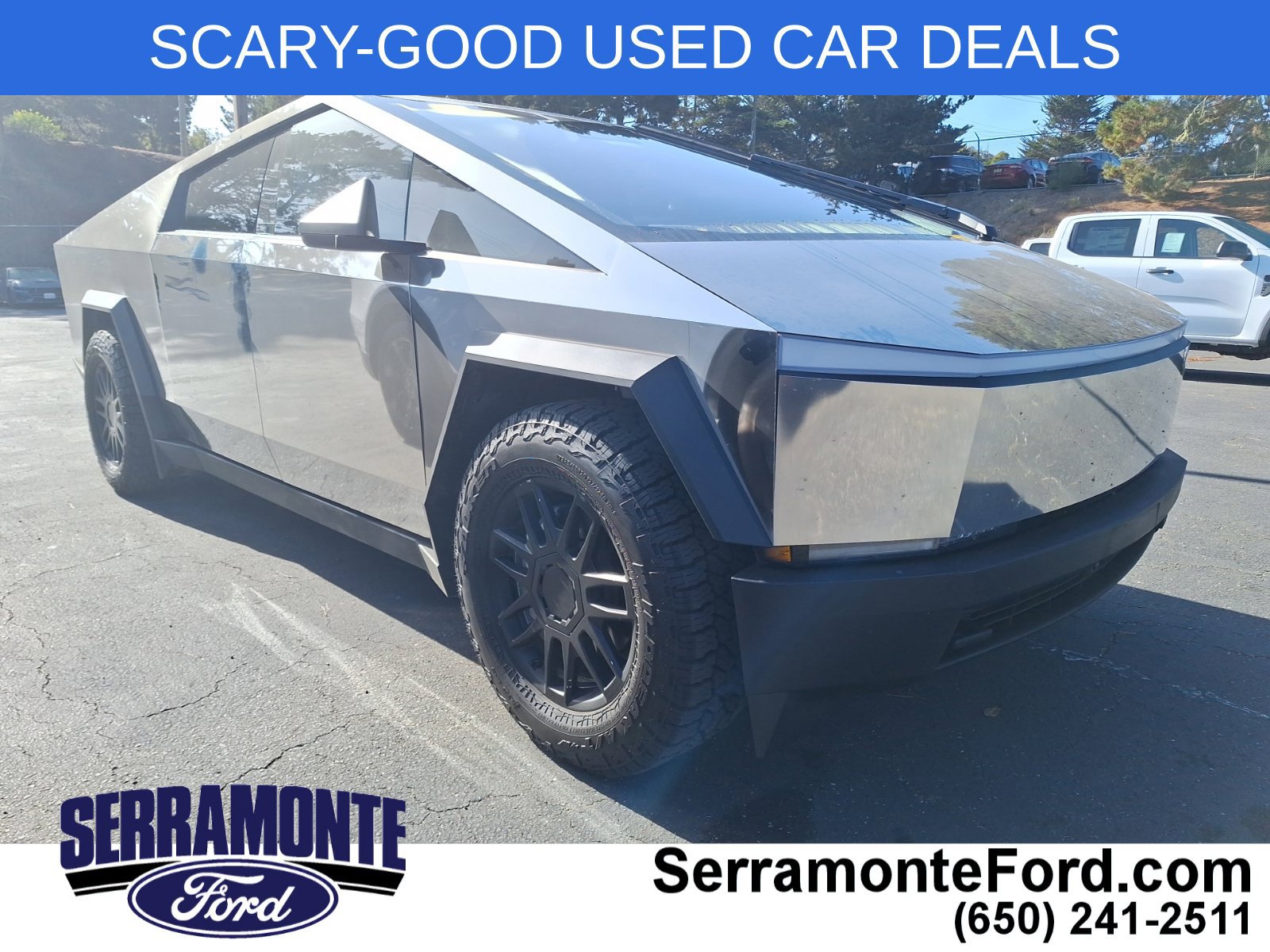 Used 2025 Tesla Cybertruck AWD Crew Cab image 1