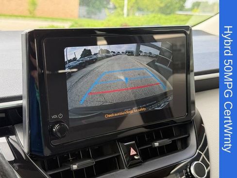 Used 2025 Toyota Corolla LE FWD image 24