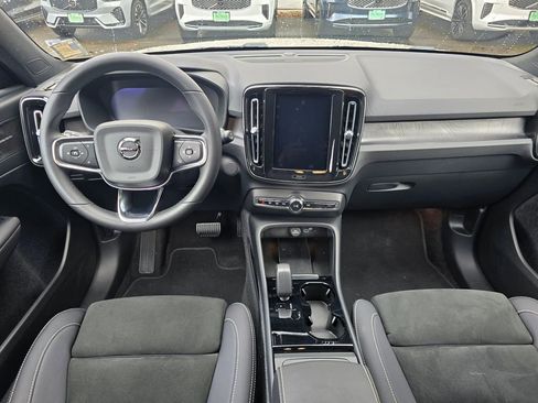 Certified 2023 Volvo XC40 Recharge Ultimate image 19