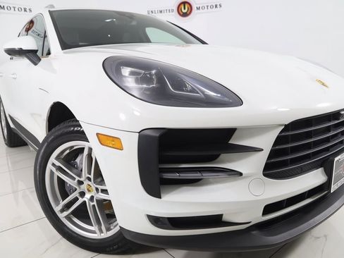 Used 2021 Porsche Macan image 22