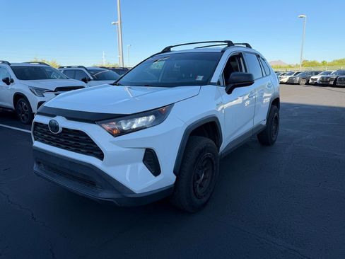 Used 2020 Toyota RAV4 LE AWD/4WD image 3