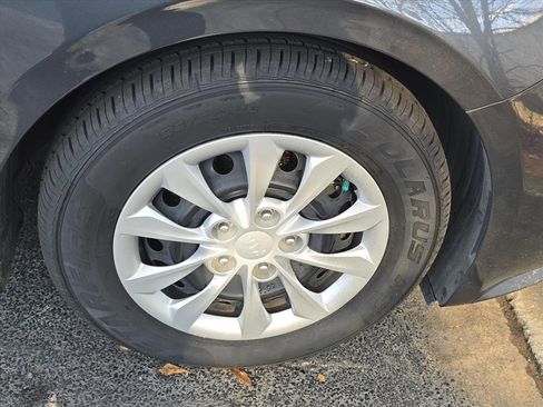 Used 2021 Kia Forte Sedan image 9