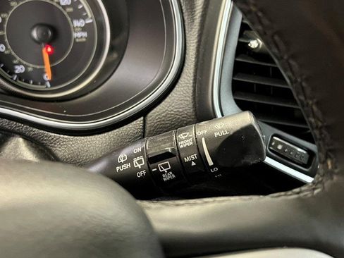 Used 2022 Jeep Cherokee Latitude w/ Sun & Sound Group image 34