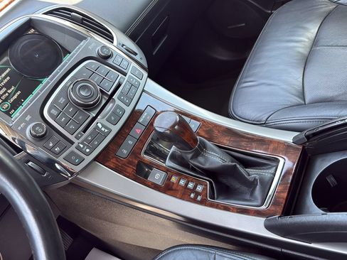 Used 2012 Buick LaCrosse Touring FWD image 21