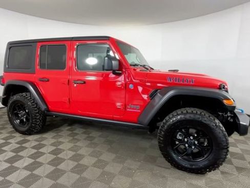 Used 2024 Jeep Wrangler Unlimited AWD/4WD image 2