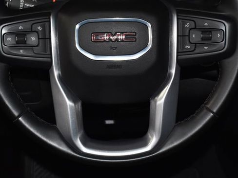 Used 2024 GMC Yukon SLE image 25