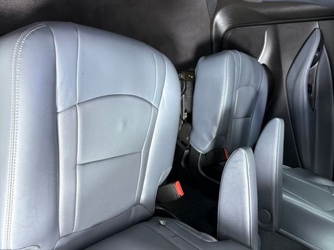 Used 2019 Buick Enclave Essence FWD image 20