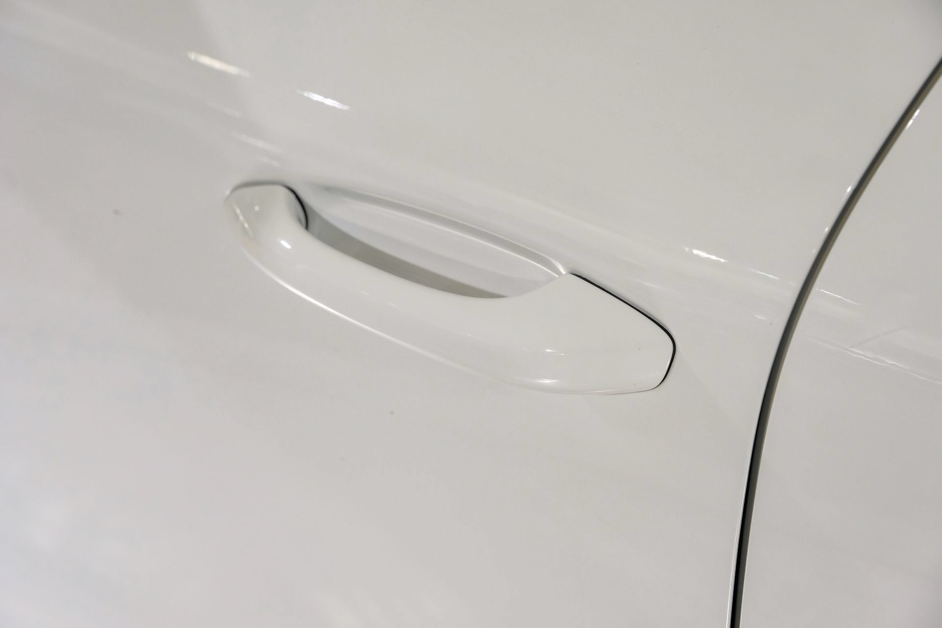 Used 2024 Porsche Macan w/ Premium Plus Package AWD/4WD image 42