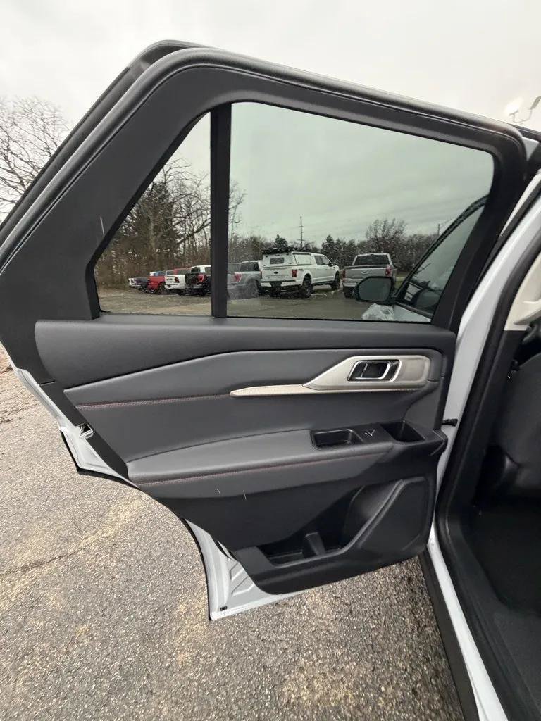 New 2026 Ford Explorer Active w/ Active Comfort Package AWD/4WD image 35
