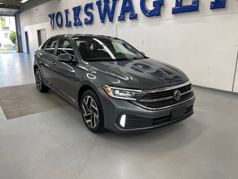 Used 2023 Volkswagen Jetta SEL FWD image 5