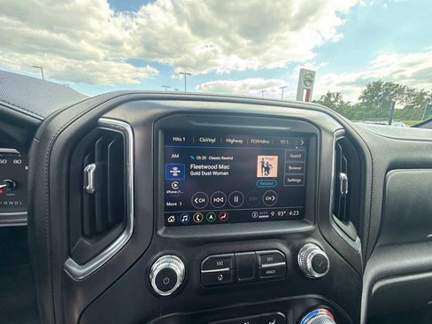 Used 2021 GMC Sierra 1500 AT4 w/ AT4 Value Package AWD/4WD image 13