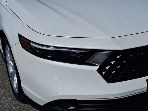 Used 2024 Honda Accord LX image 9