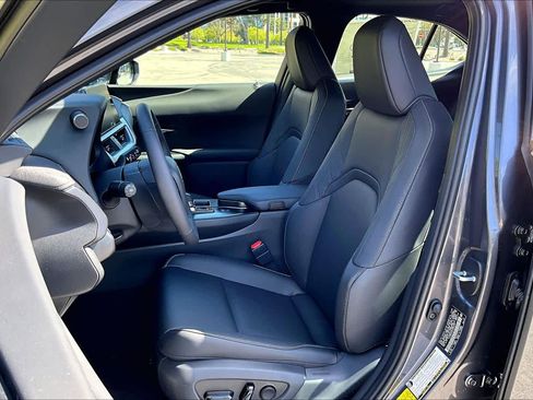 New 2026 Lexus UX 300h FWD image 18