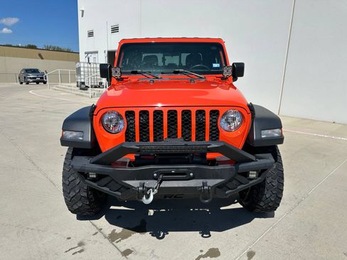 Used 2023 Jeep Gladiator Sport w/ Off Road Group AWD/4WD image 2