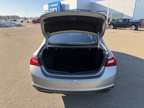 Used 2025 Chevrolet Malibu LT image 12