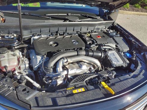 Used 2025 Mercedes-Benz GLB 250 4MATIC image 9