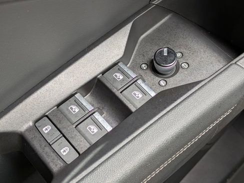Used 2025 Audi Q4 e-tron Premium RWD image 19