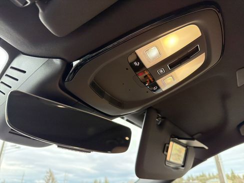 Used 2023 Volvo XC60 T8 Ultimate w/ Climate Package image 46