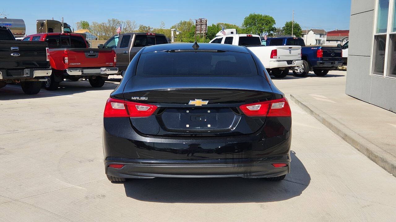Used 2018 Chevrolet Malibu LS FWD image 5